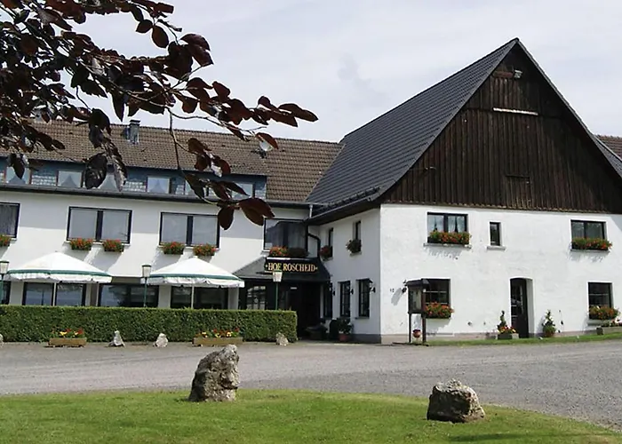 Фото Отель Landgasthof Hof Roscheid Аттендорн