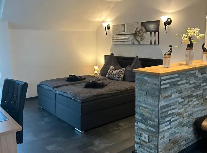 Hotel Zur Wasserburg Kerpen  photo