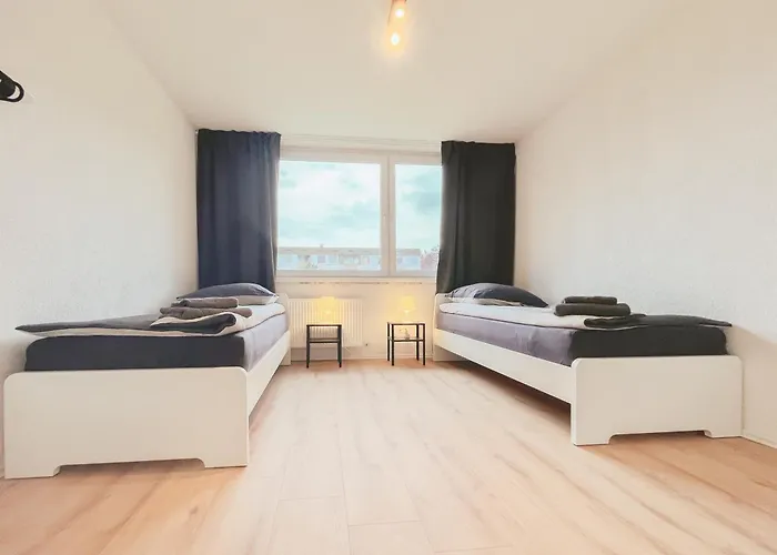 Home4Now Dor02 Monteursunterkunft In Dormagen I 3 Schlafzimmer Fuer 6 Personen I Kueche I Smarttv I Wifi photo