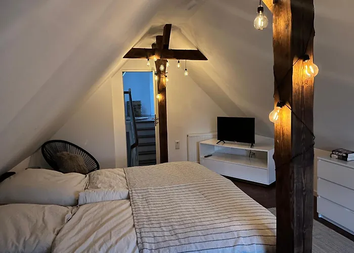 Charmante Dachgeschosswohnung In Lage Lage  photo