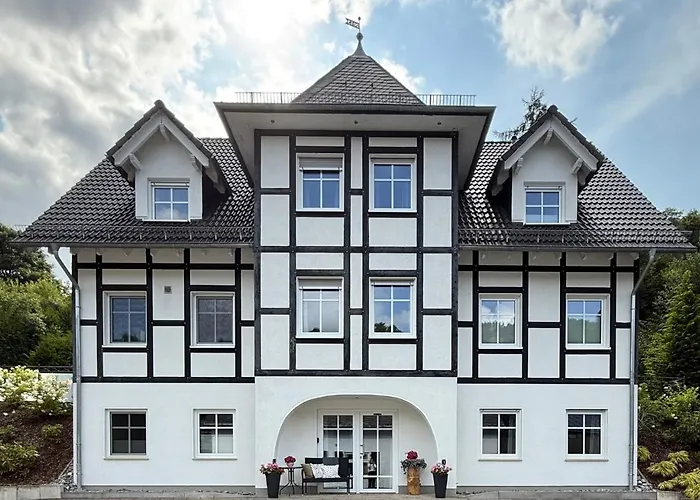 Kleine Villa - 20 Personen - 10 Schlafzimmer - 5 Baeder - Wellness - Sauna - 5 Sterne Dtv Elpe photo