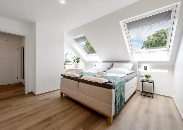 Tannenbusch Loft 4 Gäste Designerbad Balkon Waschtrockner Voerde Foto