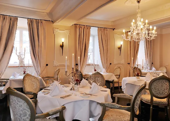 Schlosshotel Burghaus Kronenburg Dahlem  photo